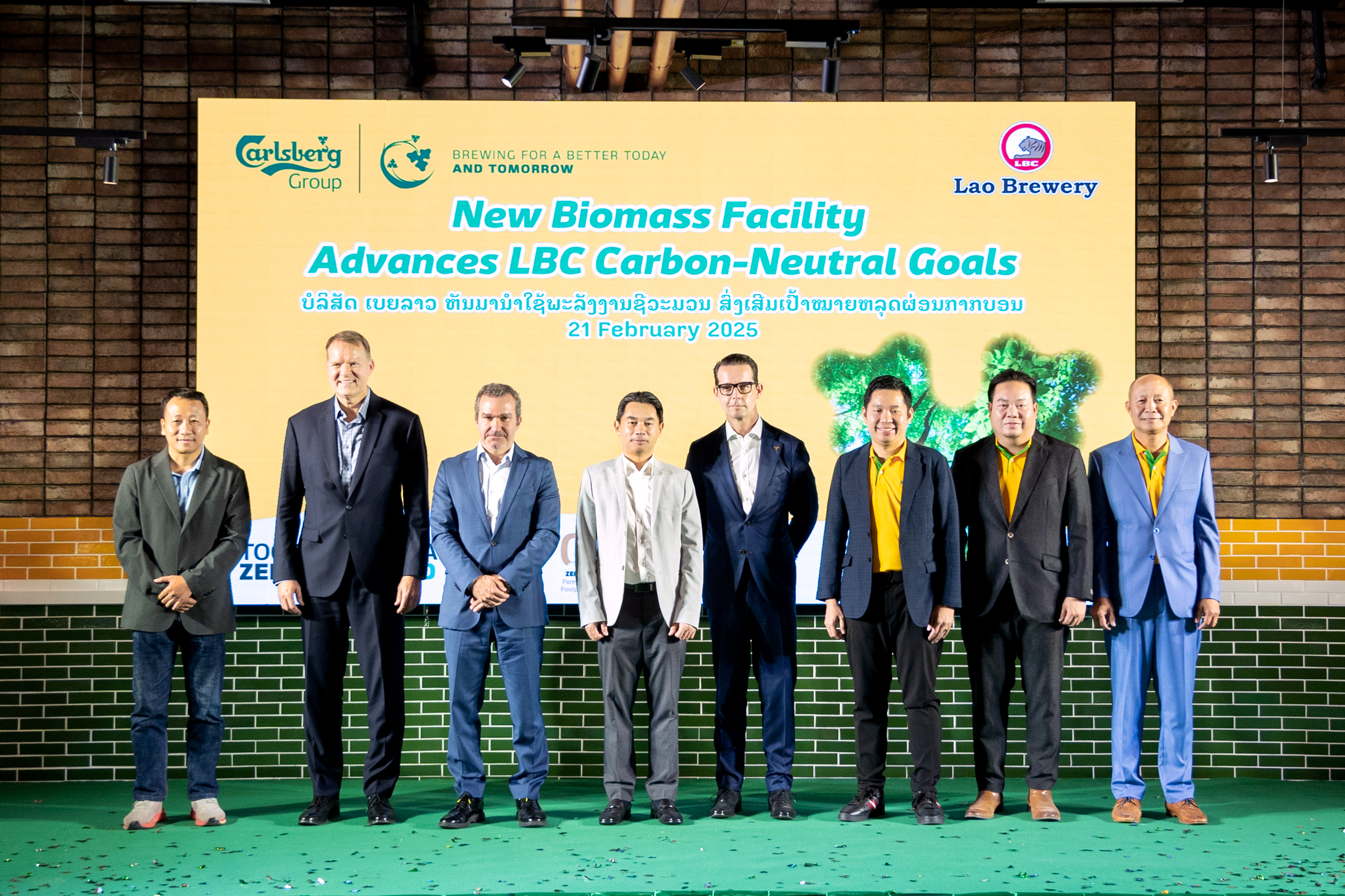 From L-R: Mr. Dung Le, Director of VN Green Energy Company, Mr. Henrik Juel-Andersen, Managing Director of Lao Brewery Company, Mr. Joao Abecasis, Executive Vice President, Asia at Carlsberg Group, Dr. Manothong Vongsay, Vice Minister of Ministry of Industry and Commerce, Mr. Jacob Aarup-Andersen, CEO of Carlsberg Group, Mr. Thanousack Hommachack, Lao Brewery Company Board of Director, Mr. Sayyadeth Vongsay, Mr. Sithixay Ketthavong, Director of Corporate Affairs and Sustainability of Lao Brewery Company