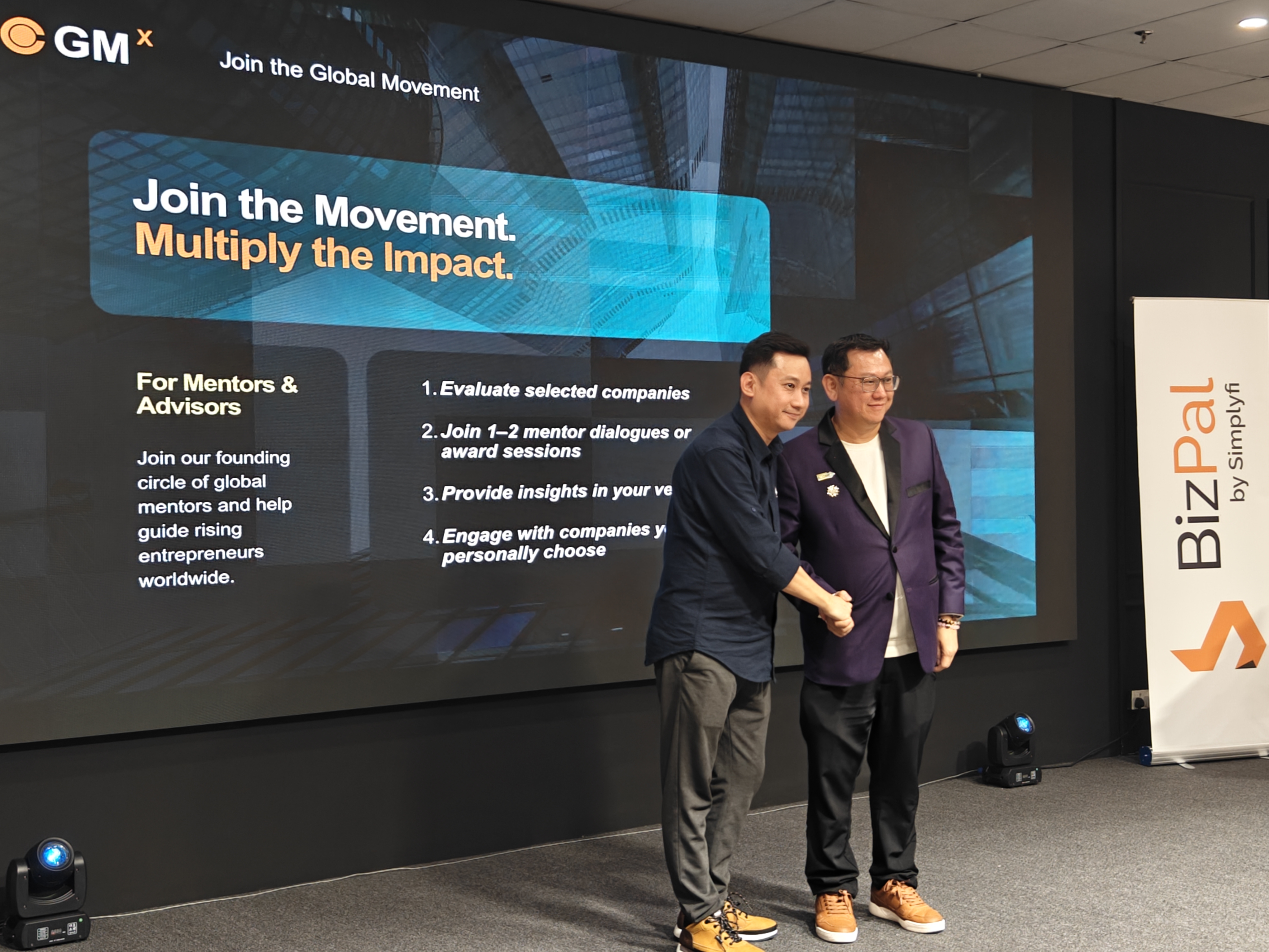 BizPal Head of Innovation, Wayne, announcing the soft launch of the Global Mentorship Exchange (GMx) alongside Dato’ Jacky of Asia Success Media Group during Day 3 of the Data Fundraising Masterclass in Kuala Lumpur.