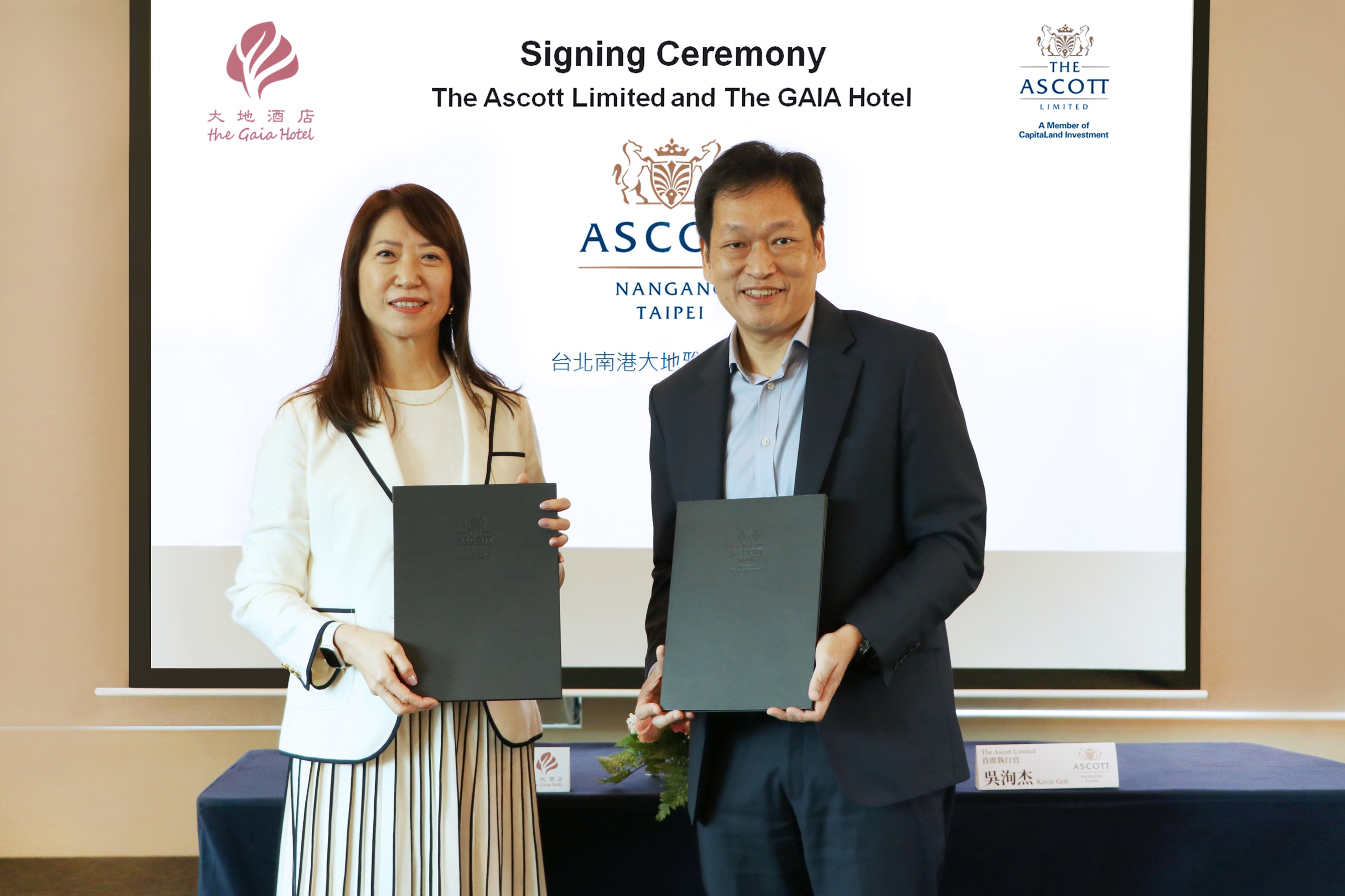 Ascott marked its entry into Taipei with the signing of the 185-room Ascott Nangang Taipei, located in a prime mixed-use development within Nangang Software Park, one of the city’s premier business districts. The partnership agreement was signed by Ms Jocelyn Wang, Chairman, The GAIA Hotel and Mr Kevin Goh, Chief Executive Officer, The Ascott Limited and Lodging, CapitaLand Investment.