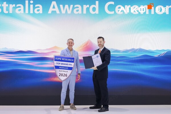 Thomas Bywater (left) receives EUPD Research’s Top Brand PV 2026 Australia