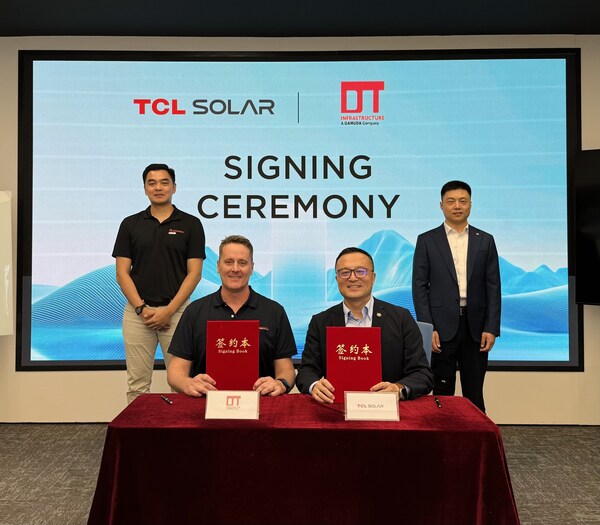 Signing ceremony group photo: Frank Zhang,  Director of SunPower Corporation Australia Pty Ltd. and President of International Business, Global Sales & Marketing Center, TCL Solar. Adam Farquer, Project Director at DT Infrastructure and other key representatives.