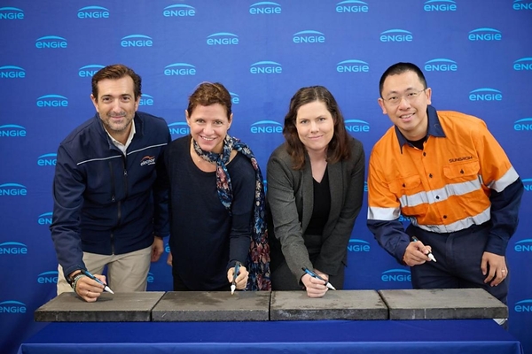 From left to right: Ivan Garcia Varas, Managing Director – ANZ, Elecnor Australia, Catherine Fiamma MacGregor, CEO, ENGIE, Laura Caspari, CEO and Managing Director of Renewables and Batteries, ENGIE ANZ, Thomas Hou, Managing Director, Sungrow Australia